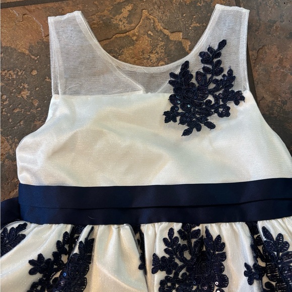 $3 SALE 😍 Navy and White Lace Kids Dress - Picture 2 of 4